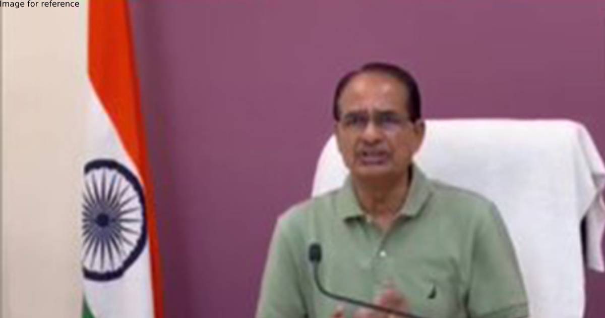 Shivraj Singh Chouhan chairs meeting over irregularities in urea distribution, ordered to take strict action against culprits